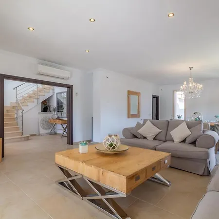 - 38180 Mallorca Tatil Evi
